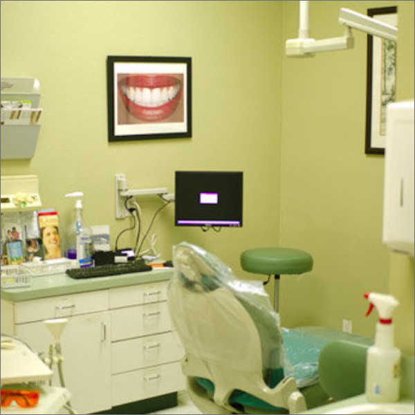 Dentist in 92346